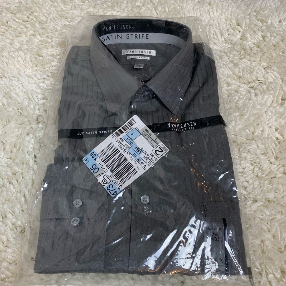 Van Heusen Long Sleeve Dress Shirt